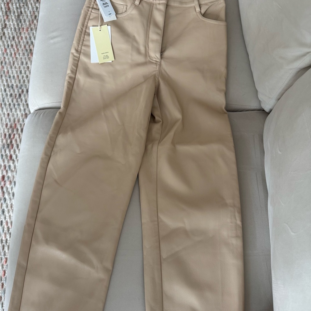 Aritzia Melinda Cropped Pants in Size 4 (Flax Beige color)